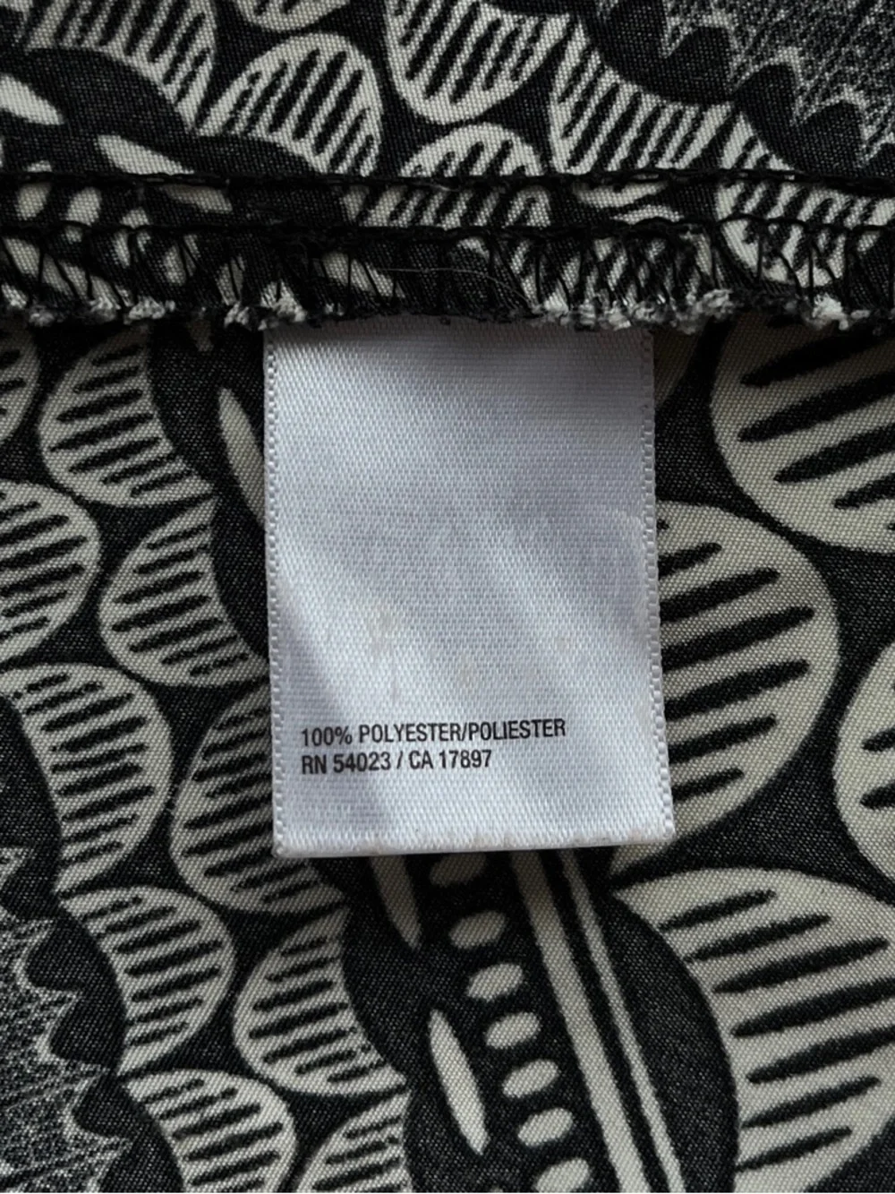 Old Navy Whimsy Cream & Black Patterned Women’s Circle Midi Skirt Size M